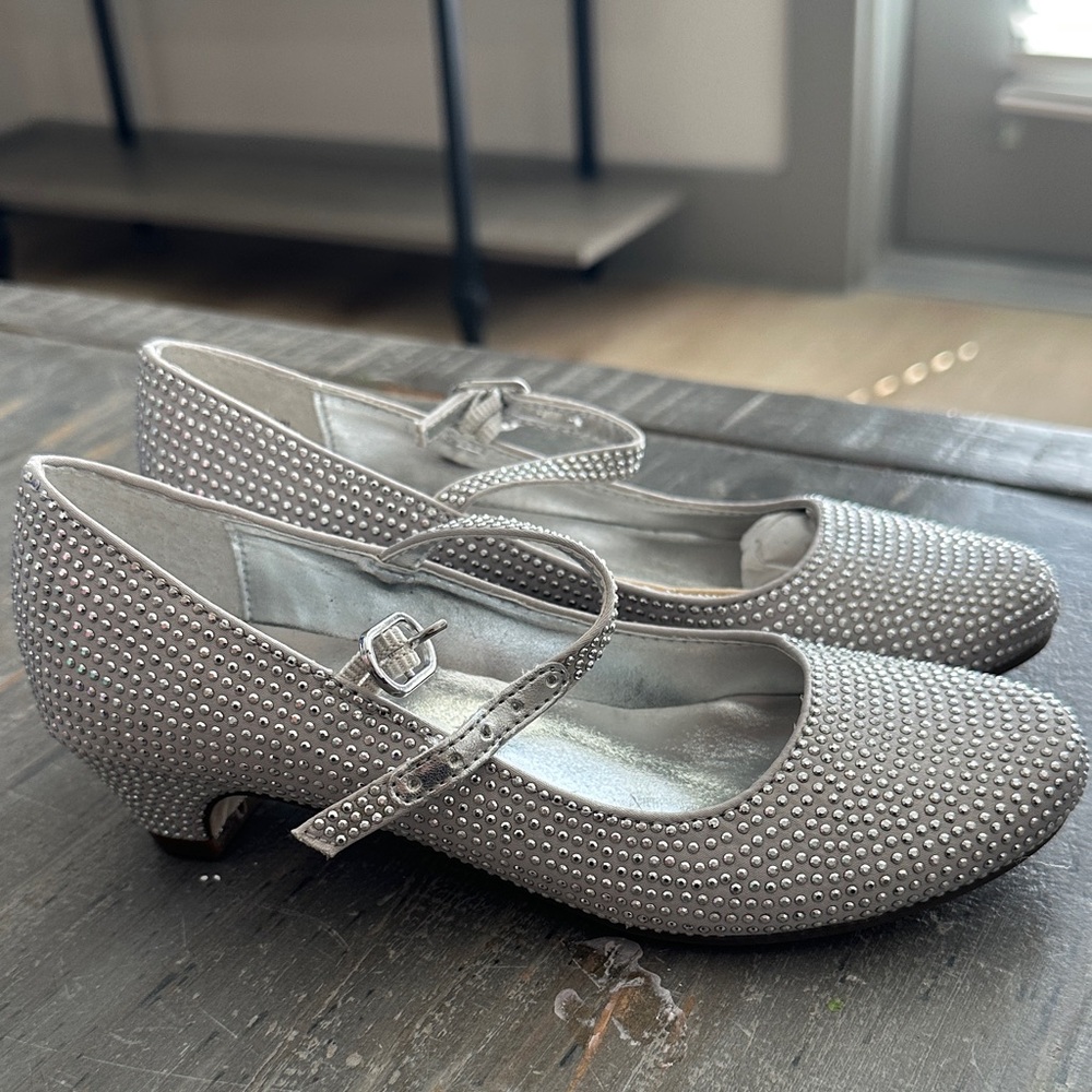 Silver Studded girls dress Shoes